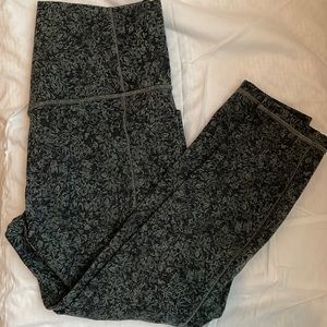 Athleta Capri Medium Petite Leggings